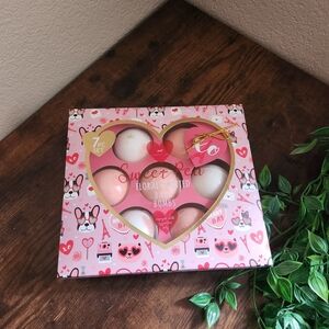 Dabney Lee Sweet Pea Floral Scented Bath Bombs Set - Pink and White